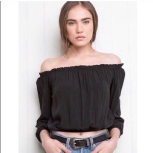 NWOT ✨ off the shoulder top